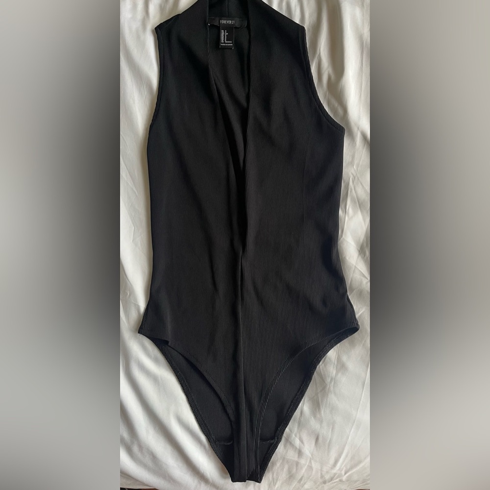 FOREVER 21 | Black Deep V Plunge-Neck Bodysuit | Size S